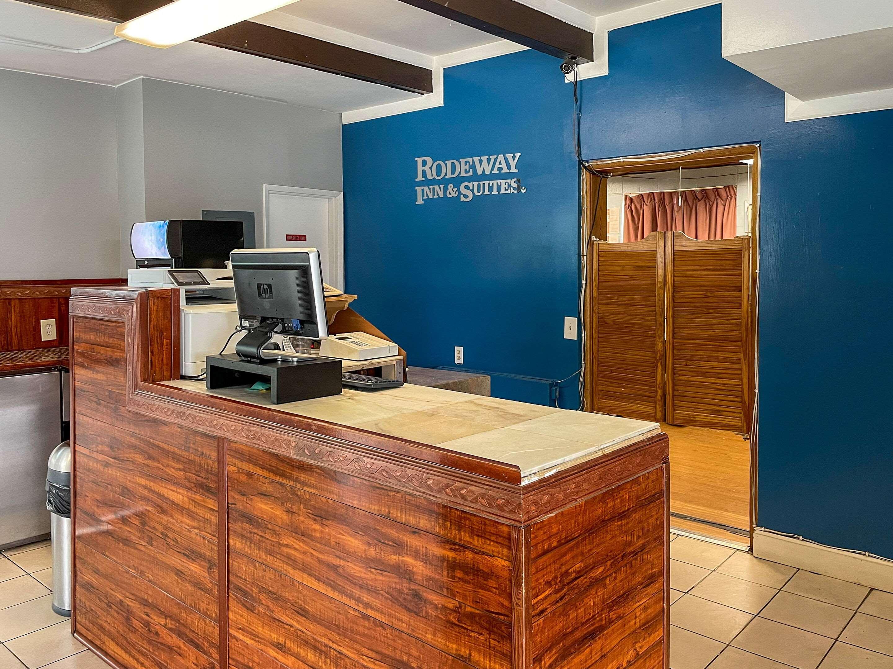 Rodeway Inn & Suites Omak - Okanogan מראה חיצוני תמונה