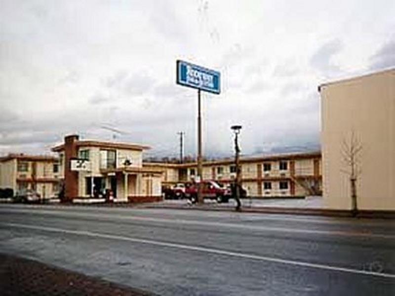 Rodeway Inn & Suites Omak - Okanogan מראה חיצוני תמונה